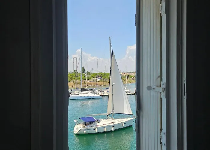 La Vue Et Port アグド